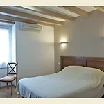Hotel Etchoinia 2*